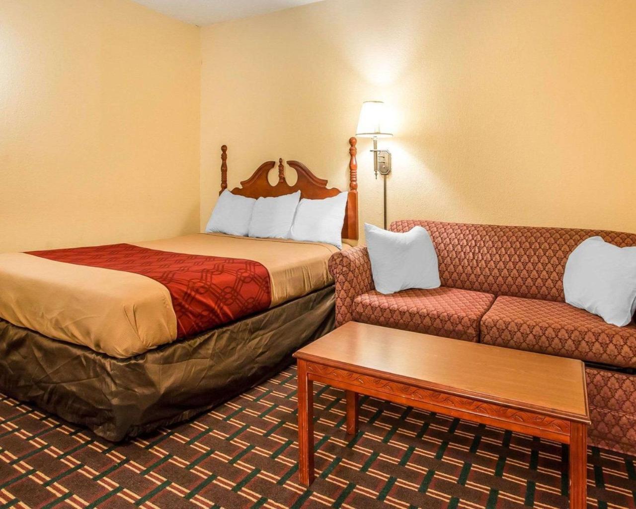 Rodeway Inn Montpelier Exterior photo